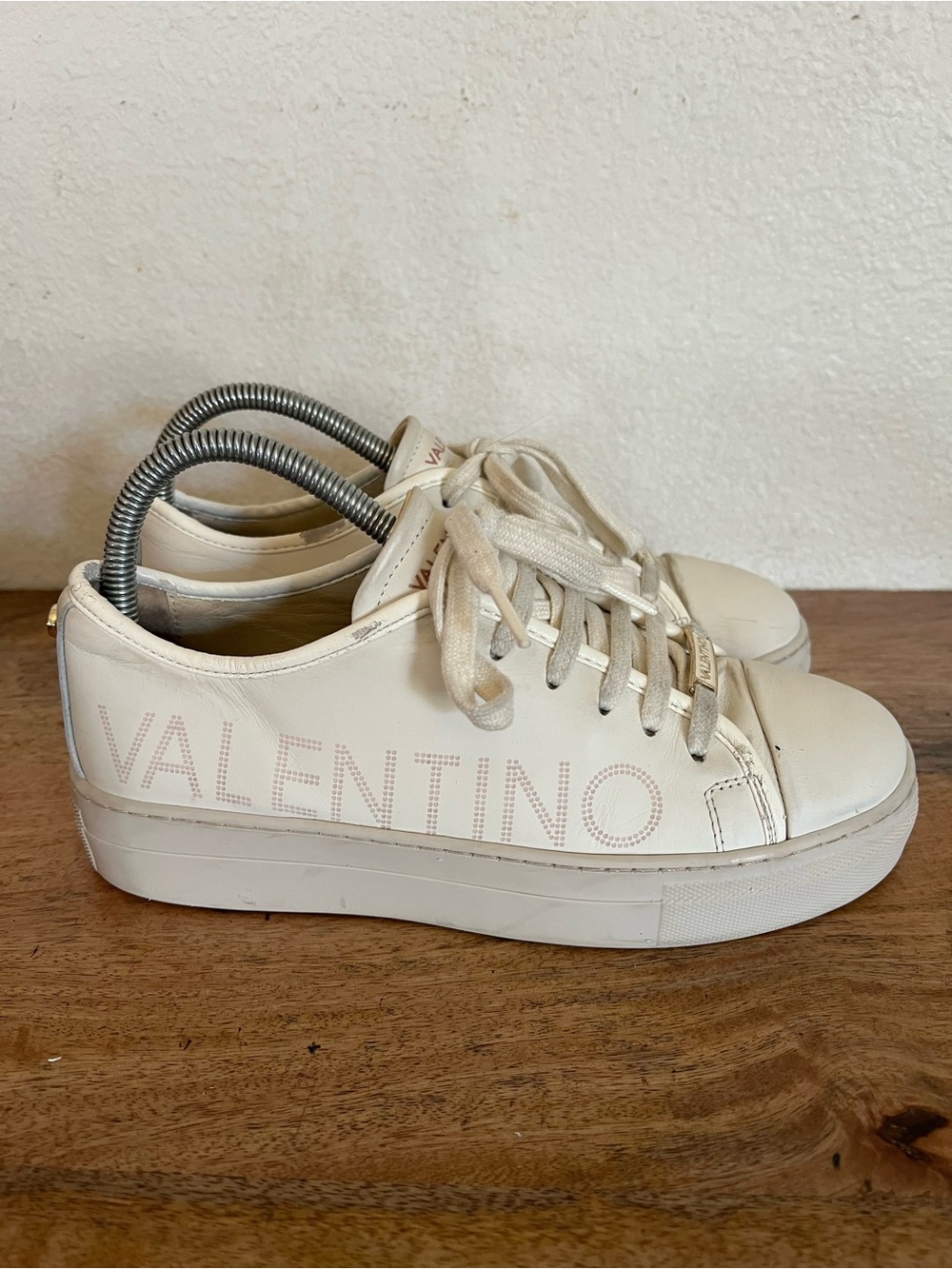 Valentino Dalia Platforms Leather Sneakers by Mario Valentino Size 8.5